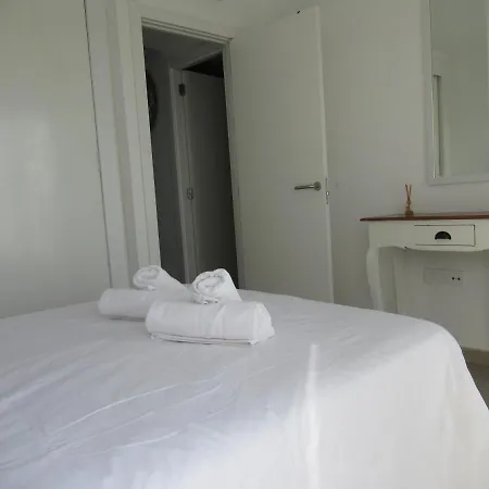 شقة La Rosita Sun Apartments, By Comfortable Luxury *