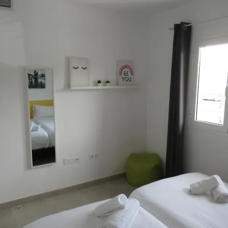 شقة La Rosita Sun Apartments, By Comfortable Luxury